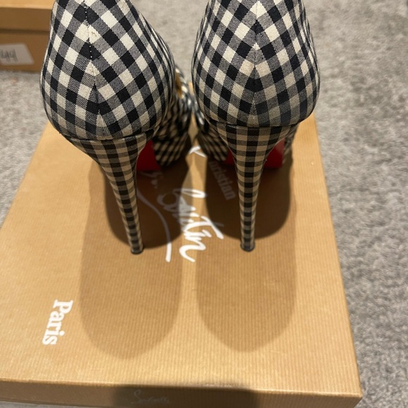 💯 Authentic Christian Louboutin Stylish Black and White Checkered Peep-Toe Heels - Picture 2 of 3